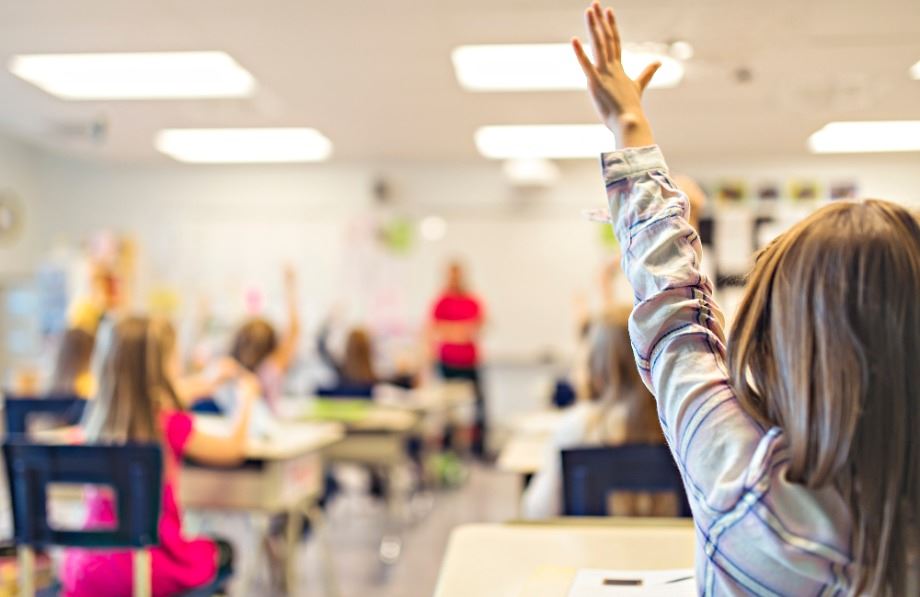 The Benefits of Two-Way Radios in Schools and Colleges.